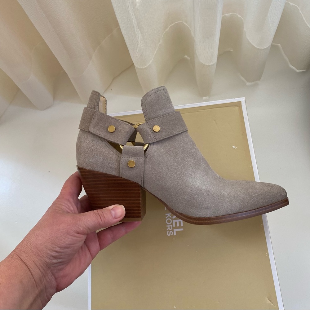 NWB MICHAEL MICHAEL KORS Pamela Suede Ankle Boots - Picture 8 of 9